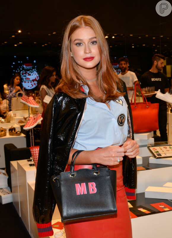 Marina Ruy Barbosa surge poderosa em evento de lançamento da linha de bolsas Stamp, da Schutz