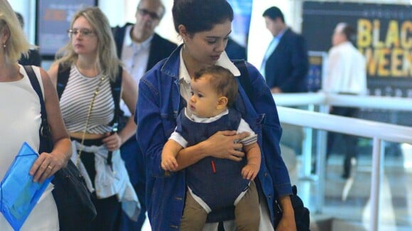 Sophie Charlotte embarca com o filho, Otto, que rouba cena em aeroporto. Fotos!