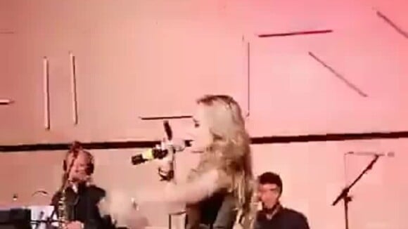 Larissa Manoela canta e dança 'Show das Poderosas' com Tiago Abravanel. Vídeo!
