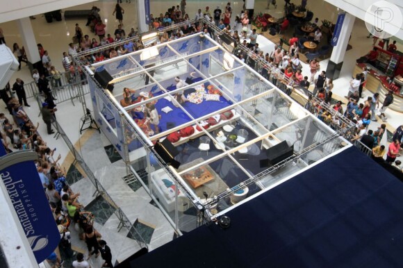 Vista de cima da Casa de Vidro do 'BBB13', armada em um shopping de São Paulo, neste sábado, 5 de janeiro de 2013