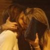 Fernanda Gentil teve o apoio dos fãs ao beijar a namorada, Priscila Montadon, em sua festa de 30º aniversário: 'Beijo do ano'