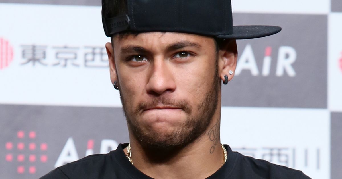 Neymar foi um dos famosos a lamentar o acidente envolvendo o time da