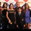 Gloria Pires teve a companhia dos filhos Bento, Antonia e Ana e do marido, Orlando Morais, no Prêmio Extra de TV. Cleo Pires, a primogênita, não foi ao evento