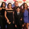 Gloria Pires teve a companhia dos filhos Bento, Antonia e Ana e do marido, Orlando Morais, no Prêmio Extra de TV. Cleo Pires, a primogênita, não foi ao evento
