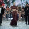 Uma das atrações do desfile Victoria's Secret Fashion Show, Lady Gaga atraiu olhares ao usar um conjunto de renda também da grife Azzedine Alaïa