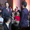 Marcelo Serrado e Marcos Veras divertiram público que acompanahava o prêmio 'Men Of The Year', da revista 'GQ', no hotel Copacabana Palace, no Rio