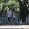 O casal Eduardo Moscovis e Cynthia Howlett curtiram dia em um parque na lagoa com o filho, Rodrigo, de quase 2 anos, na Lagoa, Zona Sul do Rio