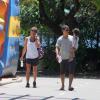 Eduardo Moscovis e Cynthia Howlett passearam nesta sexta-feira, 10 de janeiro de 2014, com o filho caçula, Rodrigo, de quase 2 anos, na Lagoa, Zona Sul do Rio de Janeiro