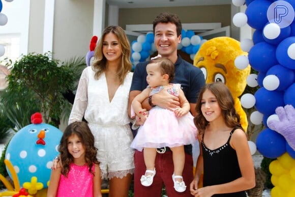 Atualmente, Rodrigo Faro é pai de três meninas: Clara, de 8 anos, Maria, de 5 e Helena de apenas 1. Todas frutos de seu casamento com Vera Viel