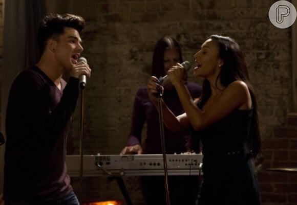 Santana (Naya Rivera) cantou com Adam Lambert em um dos últimos episódios de 'Glee' exibidos pela Fox