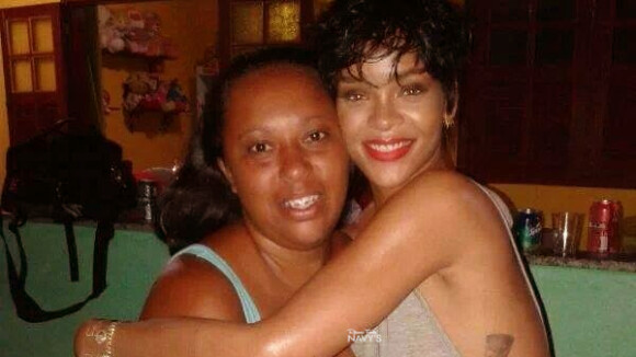 Fã recebe Rihanna em sua casa durante ensaio em Angra dos Reis: 'Abraço gostoso'