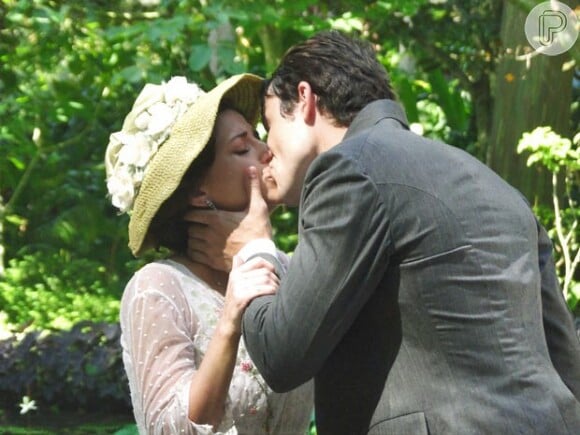 Mesmo apaixonada por Teodoro (Daniel Dalcin), Sandra (Priscila Sol) esconde um segredo que a impede de se casar com ele: ela tem um filho