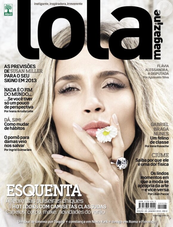 Flávia Alessandra posa com olhar sexy para a capa da revista 'Lola'