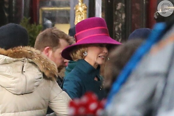 Nicole Kidman foi flagrada caracterizada como Grace Kelly no set de filmagens do longa-metragem 'Grace of Monaco', no último domingo, 6 de janeiro de 2013