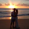 Alexandre Pato e a namorada, Sophia Mattar, posam em pôr do sol em Trancoso, Bahia, onde curtiram o fim de ano