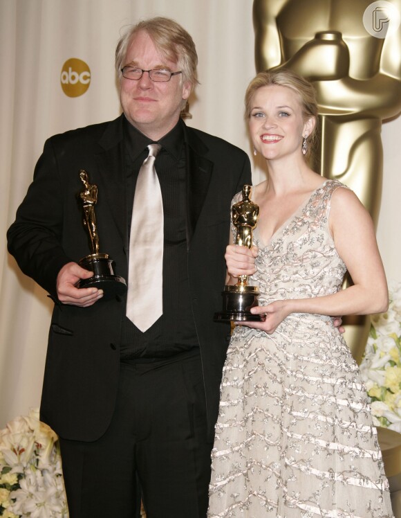 Hoffman ganhou o Oscar de Melhor Ator por sua atuação no filme 'Capote', em 2006. Na foto, ele ao lado da atriz Reese Witherspoon, vencedora do troféu de Melhor Atriz do mesmo ano