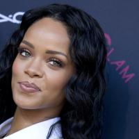 Rihanna oferece ajuda financeira para a família de fã assassinado em Sergipe