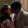 Artur (Ícaro Silva) e Laura (Claudia Ohana) se beijam e passam a noite juntos, em 'Joia Rara', em 5 de fevereiro de 2014