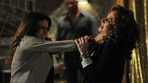 Globo deixa público escolher como será briga de Morena e Wanda em 'Salve Jorge'