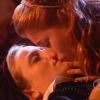 Manoel Carlos colocou um beijo entre Clara (Aline Moraes) e Rafaela (Paula Picarelli) em uma apresentação da peça 'Romeu e Julieta', em 'Mulheres Apaixonadas'