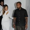 Kim Kardashian vai de trocar de vestido uma vez no casamento