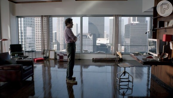 Joaquin Phoenix interpreta o escritor Theodore no filme 'Ela', que estreia no dia 14 de fevereiro