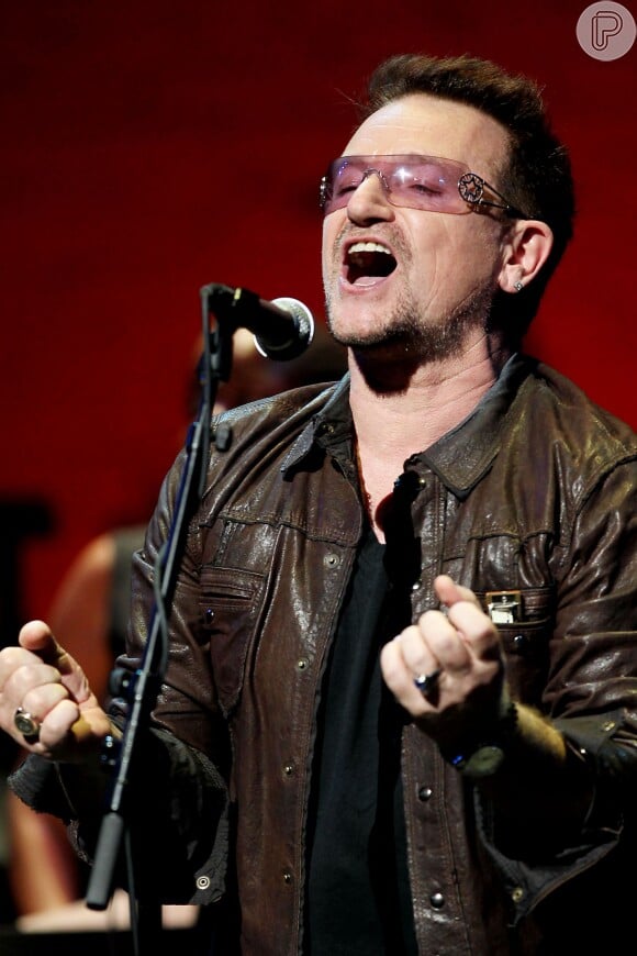 Bono Vox é vocalista da banda U2