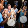 Ticiane Pinheiro sambou com a bateria da escola de Samba Unidos de Vila Isabel, no Rio de Janeiro, e homenageou o maestro João Donato
