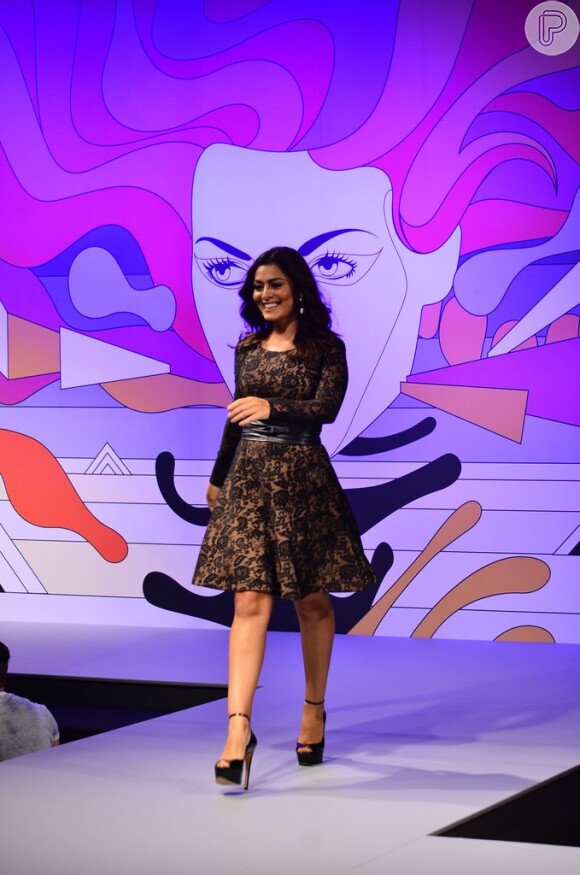 Juliana Paes desfila com um segundo look no Mega Polo Moda, em São Paulo, em 17 de fevereiro de 2014