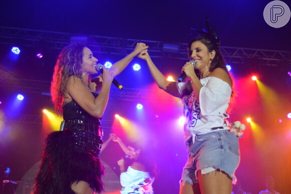 Ivete Sangalo e Daniela Mercury cantaram juntas em um evento em Salvador na noite desta sexta-feira (21 de fevereiro de 2014)