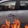 Helô (Giovanna Antonelli) fica trancada dentro do automóvel em chamas, em 'Salve Jorge'