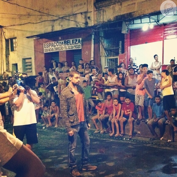 Cauã Reymond gravando a minissérie 'O Caçador' na Ilha do Governador, Zona Norte do Rio de Janeiro
