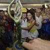 Juliana Alves comemora título de campeã do Carnaval 2014 da Unidos da Tijuca na quadra da escola, nesta quarta-feira, 5 de março de 2014