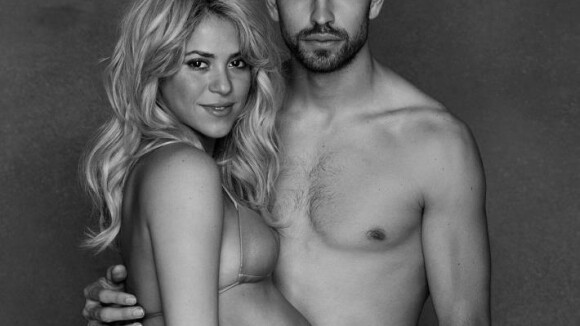 Shakira mostra barrigão de oito meses em foto com Gerard Piqué