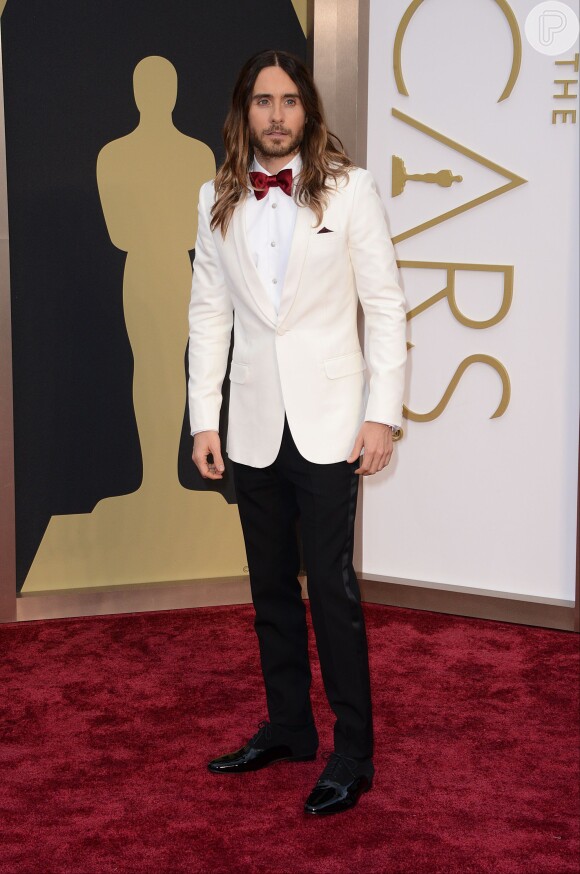 Jared Leto deixou sua estatueta do Oscar ao lado de uma manteiga e um saco de pipoca