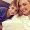 Ana Hickmann publica foto segurando o sobrinho, Alexandre Jr, ao lado do filho, Vitor, em 8 de março de 2014
