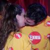 Thiago Lacerda beija a mulher, Vanessa Lóes