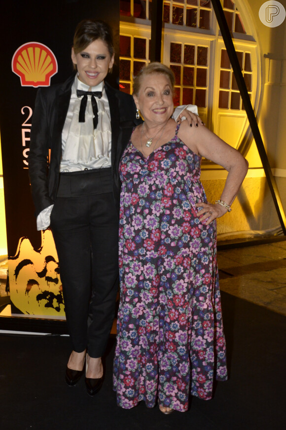 Suely Franco e Bárbara Paz no prêmio Shell de Teatro no Rio de Janeiro, na noite desta terça-feira, 11 de março de 2014