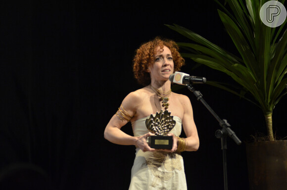 Laila Garin ganha troféu de Melhor Atriz por 'Elis, a musical'