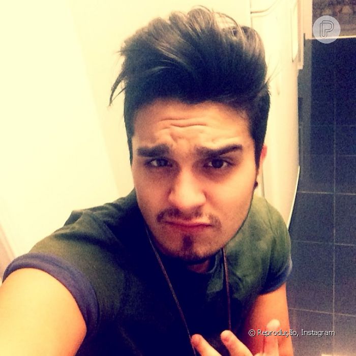 Sempre Com Um Visual Diferente Luan Santana Provoca Suspiros Em Suas Fas Purepeople