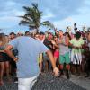 Depois de dançar o hit 'Lepo Lepo', do Psirico, Ricky Martin se rendeu à coreografia da música 'Passinho do Volante', dos Leleks, na praia do Arpoador, Zona Sul do Rio de Janeiro, nesta quarta-feira, 12 de março de 2014