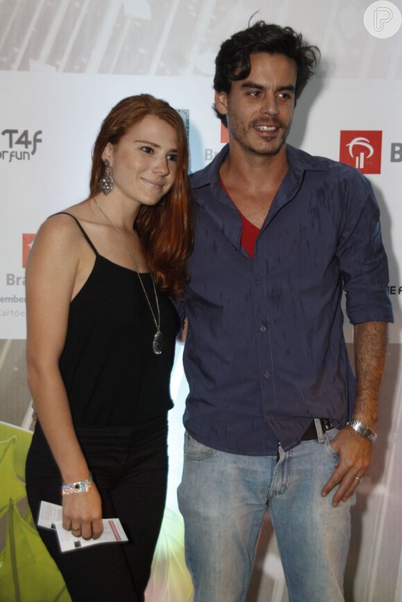 Mariah Rocha e João Gevaerd fotografam juntos em dezembro de 2011 na estreia do Cirque du Soleil no Rio