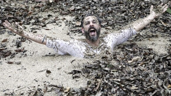 'Além do Horizonte': Hermes (Alexandre Nero) morre na 'lama gulosa', veja fotos