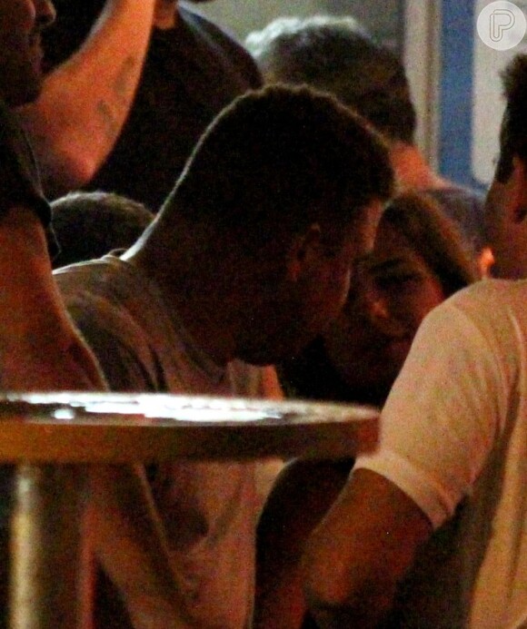 Ronaldo e a DJ Paula Morais, prima de Cleo Pires, foram vistos juntos na última quinta-feira, dia 17 de janeiro de 2013