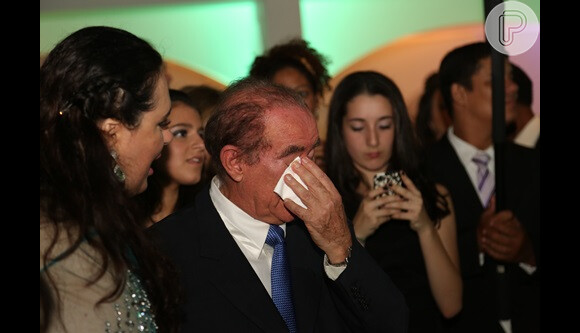 Renato Aragão se emocionou após dançar a valsa de 15 anos no aniversário de 15 anos de sua filha caçula, Lívian, na última sexta-feira, 14 de março de 2014