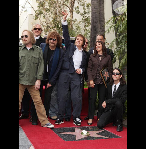 George Harrison ganhou estrela na "Calçada da Fama" em Hollywood, Estados Unidos, em 2009; na época, Paul McCartney prestigiou o músico