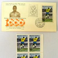 Leilão de objetos com a imagem de Pelé vende figurinha por R$ 220