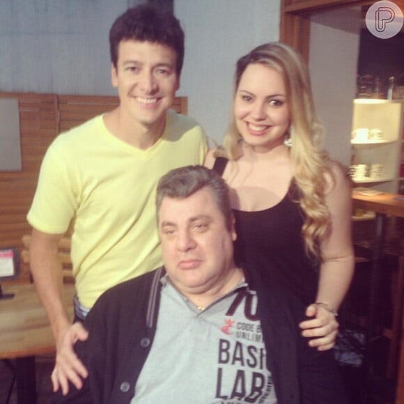 Gerson Brenner com sua filha Anna e o apresentador Rodrigo Faro
