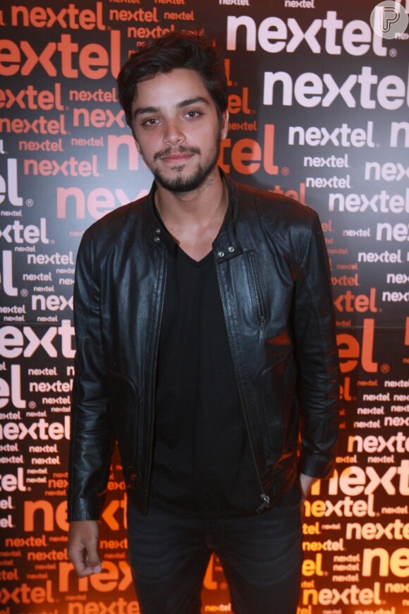 Rodrigo Simas vai a evento da Nextel em São Paulo