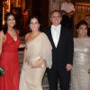 Gloria Pires e Orlando Morais foram padrinhos do casamento de Maíz Oliveira e Tato Navega e posaram com toda família